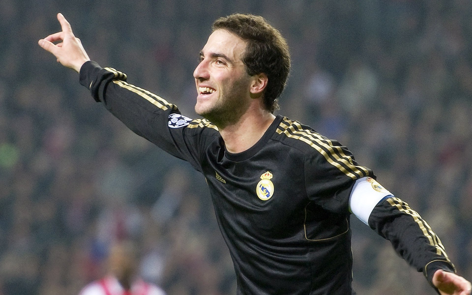 伤病满营的老鹰122-102大胜湖人,穆罕穆德-盖伊砍下生涯新高21分,老鹰球员